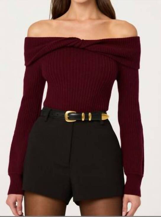ASTR Tops - NEW ASTR tilde sweater in wine